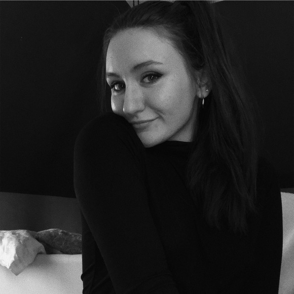 Meet your Posher, Emma - Picture 1 of 1